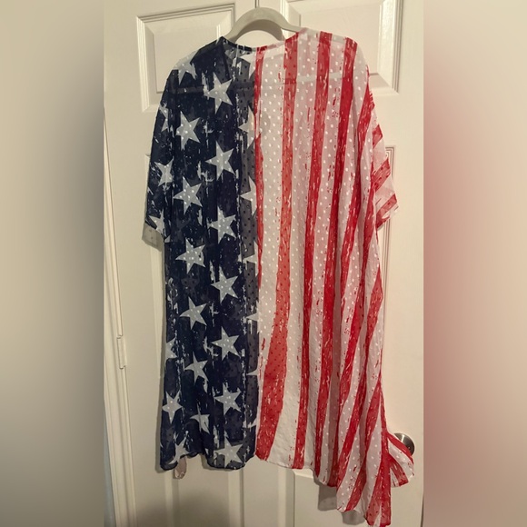 184- NWT - SHEIN Red White and Blue Star & Stripe Sheer Kimono - Picture 3 of 3
